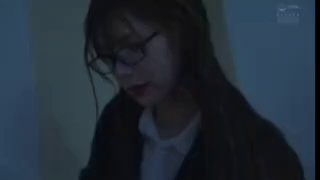 漂亮小女友在家爱爱 年轻人干柴烈火 不需要前奏 脱衣就开车 来得快射的也快 内射